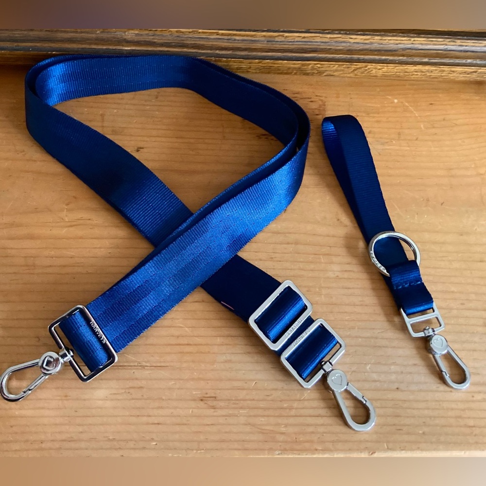 Excellent condition Harveys 4 panel Indigo crossbody strap and keychain.